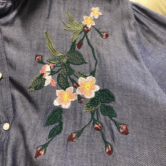 LC Waikiki Denim Floral Embroidered Shirt, Pull-up Sleeves, Size 48(178/114A) - Picture 5 of 12
